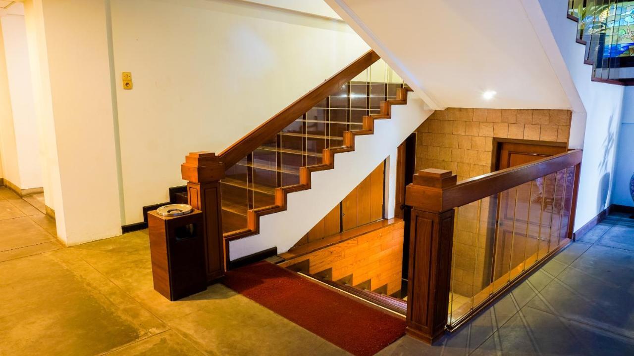 Capital O 1616 Setiabudhi Indah Hotel 3* Bandung